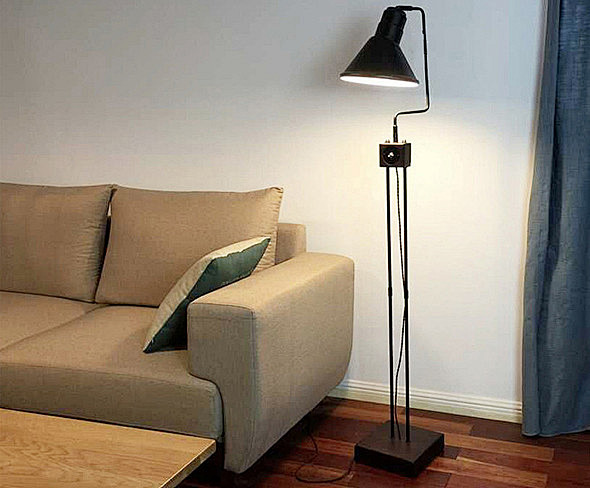 落地燈.jpg 落地燈.jpg